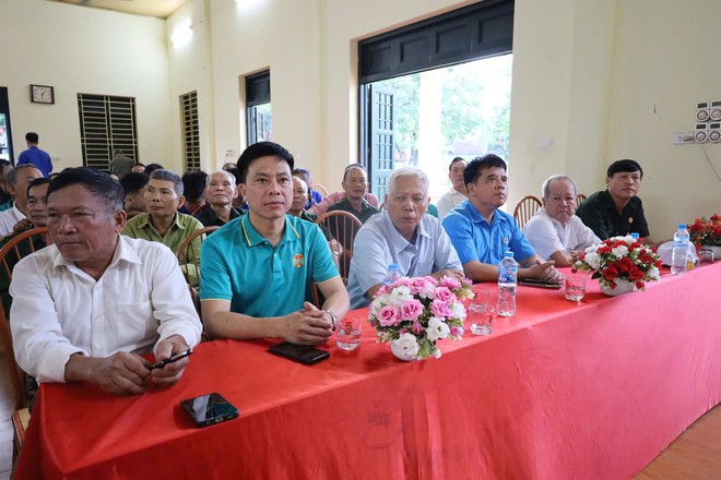 Quảng Oai phát động phong trào thi đua “Toàn dân chung tay bảo vệ môi trường, vì một Thủ đô xanh - sạch - đẹp”- Ảnh 12.