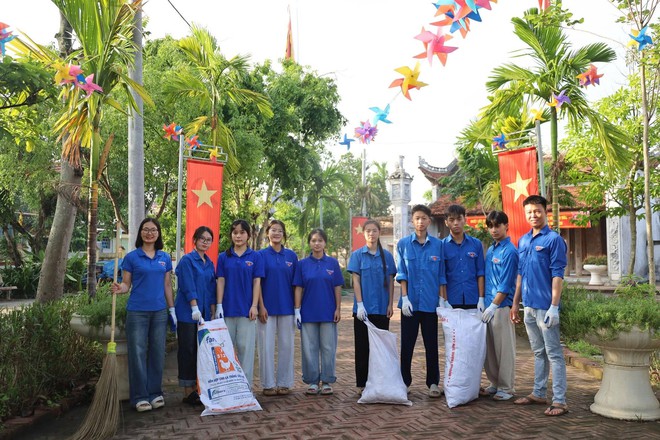 Quảng Oai phát động phong trào thi đua “Toàn dân chung tay bảo vệ môi trường, vì một Thủ đô xanh - sạch - đẹp”- Ảnh 3.
