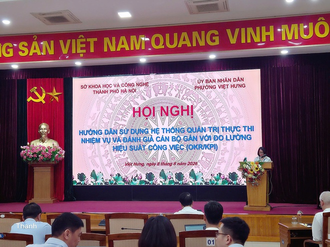 Phường Việt Hưng tổ chức Hội nghị tập huấn, hướng dẫn sử dụng Hệ thống quản trị thực thi nhiệm vụ và đánh giá cán bộ gắn với đo lường hiệu suất công việc (OKR/KI)- Ảnh 10.