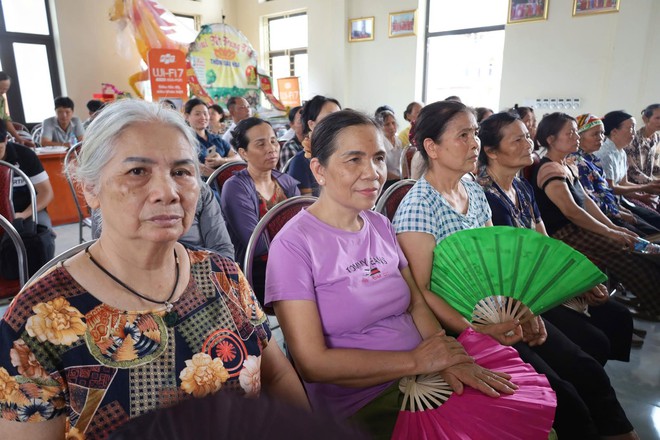 TỔ ĐẠI BIỂU SỐ 8 HĐND XÃ QUẢNG OAI TIẾP XÚC CỬ TRI TRƯỚC KỲ HỌP THỨ BA HĐND XÃ KHÓA II- Ảnh 18.