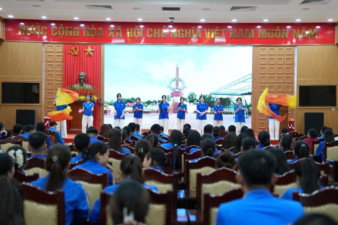 QUẢNG OAI PHÁT ĐỘNG RA QUÂN CHIẾN DỊCH THANH NIÊN TÌNH NGUYỆN HÈ NĂM 2026 VÀ KÝ KẾT LIÊN KHỐI “KẾT NỐI SỨC TRẺ” GIAI ĐOẠN 2026 – 2031- Ảnh 14.