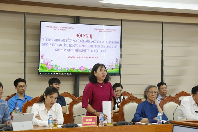 Phường Hà Đông thúc đẩy khoa học, công nghệ, đổi mới sáng tạo và chuyển đổi số trong phát triển làng nghề dệt lụa Vạn Phúc - Ảnh 4.