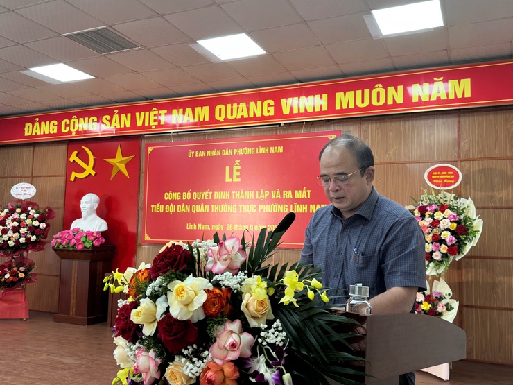 Phường Lĩnh Nam tổ chức Lễ công bố Quyết định thành lập và ra mắt Tiểu đội DQTT phường Lĩnh Nam năm 2024.

- Ảnh 5.