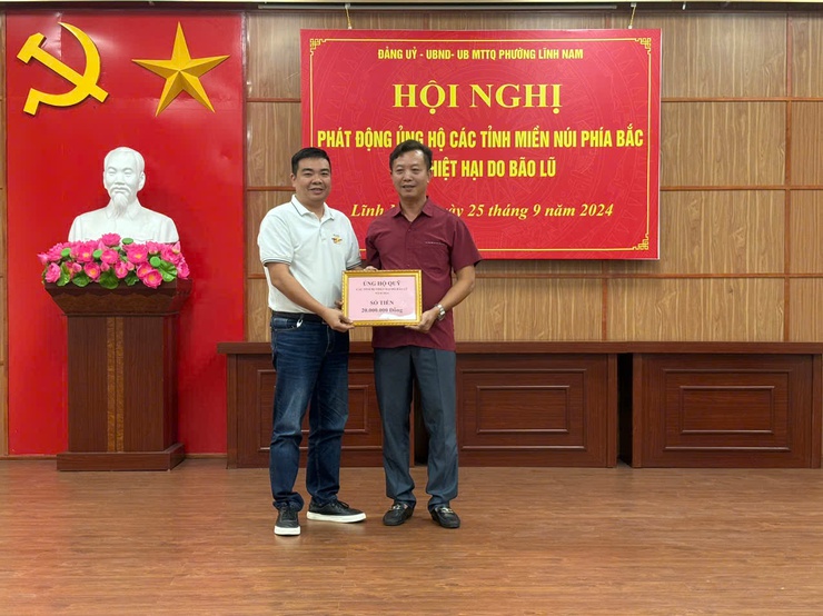 Phường Lĩnh Nam tổ chức Hội nghị phát động ủng hộ
các tỉnh miền núi phía Bắc bị thiệt hại do bão lũ.- Ảnh 3.