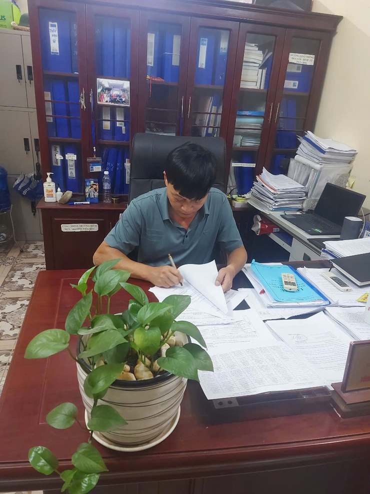 Thị trấn Quốc Oai làm tốt mô hình liên thông “đăng ký khai tử - xóa đăng ký thường trú – hỗ trợ mai táng phí thân thiện vì dân”- Ảnh 2.