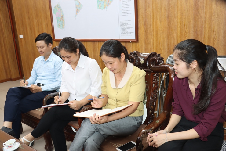 Văn phòng Huyện ủy Phú Xuyên phát huy truyền thống “Tuyệt đối trung thành, đoàn kết, sáng tạo, tận tụy, chu đáo, giữ vững nguyên tắc”- Ảnh 3.