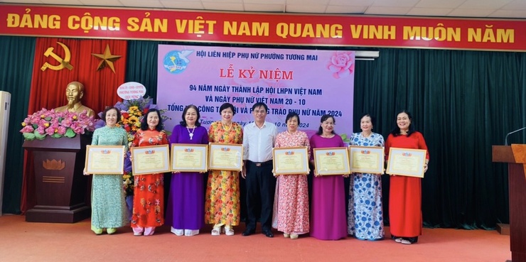 Chùm hoạt động kỷ niệm 94 năm ngày thành lập Hội LHPN Việt Nam; Tổng kết công tác Hội và phong trào phụ nữ năm 2024 của Hội LHPN phường Tương Mai- Ảnh 9.