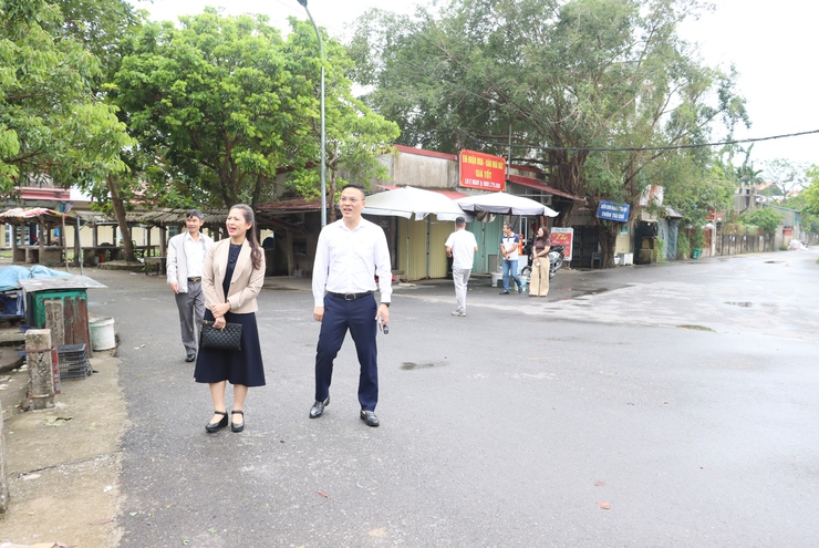 Kiểm tra, chấm điểm chung khảo cuộc thi Xây dựng và giữ gìn “Xã, phường, thị trấn Sáng – Xanh – Sạch – Đẹp – An toàn” trên địa bàn huyện Phú Xuyên.- Ảnh 2.