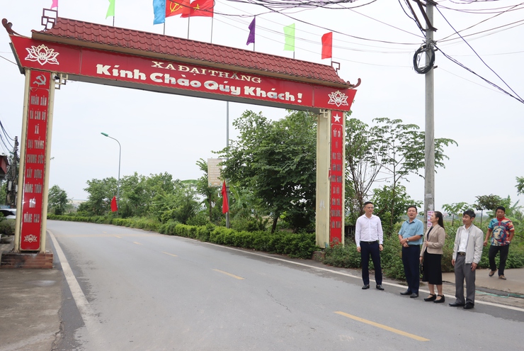 Kiểm tra, chấm điểm chung khảo cuộc thi Xây dựng và giữ gìn “Xã, phường, thị trấn Sáng – Xanh – Sạch – Đẹp – An toàn” trên địa bàn huyện Phú Xuyên.- Ảnh 6.