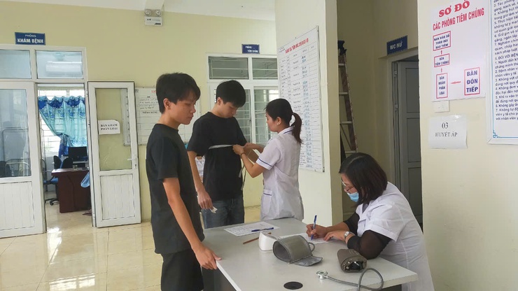 Hội đồng nghĩa vụ quân sự xã Phú Yên đã tổ chức khám sơ tuyển NVQS năm 2025
- Ảnh 5.