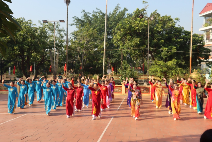 Thị trấn Phú Minh với các hoạt động chào mừng kỳ niệm 70 năm giải phóng thủ đô- Ảnh 3.