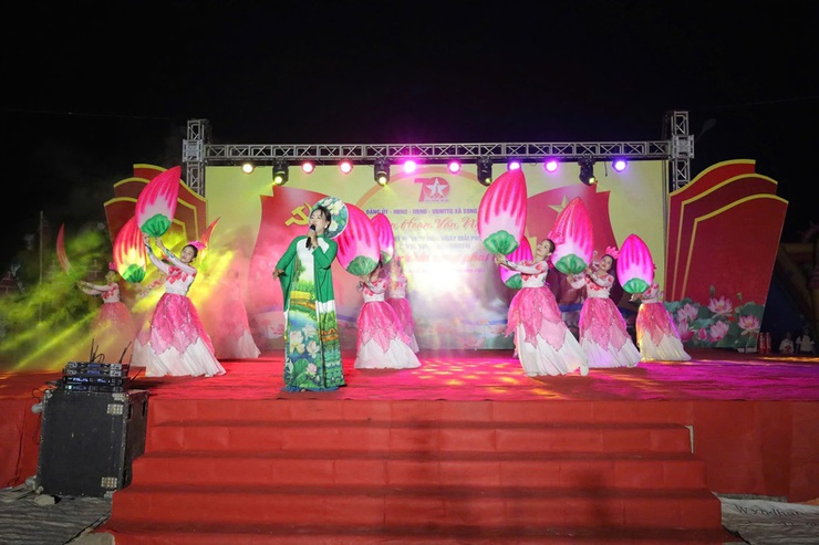 “Hà Nội - Khát vọng Phát triển” Chương trình Liên hoan văn nghệ Kỷ niệm 70 năm Giải phóng Thủ đô (10/10/1954-10/10/2024)- Ảnh 13.
