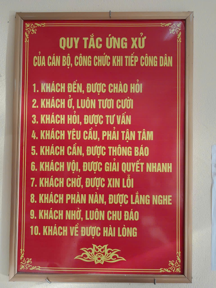 UBND xã Hòa Phú triển khai lấy phiếu khảo sát, đo lường sự hài lòng của người dân, tổ chức đối với sự phục vụ của UBND xã Hòa Phú- Ảnh 6.