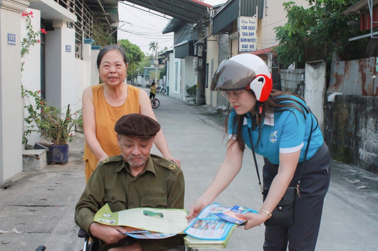 Phú Yên tổ chức tuyên truyền hưởng ứng Ngày Pháp Luật Việt Nam, tháng hành động vì Bình đẳng giới và phòng ngừa, ứng phó với bạo lực trên cơ sở giới năm 2024.- Ảnh 3.