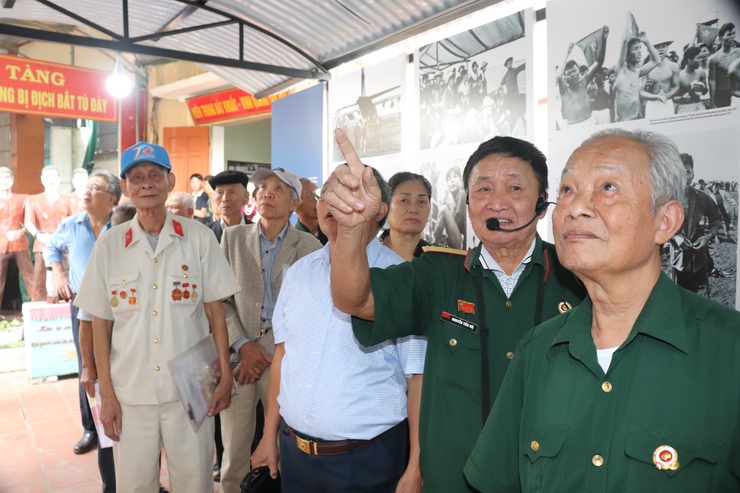 Khai mạc triển lãm chuyên đề “Phút hồi sinh”- Ảnh 7.