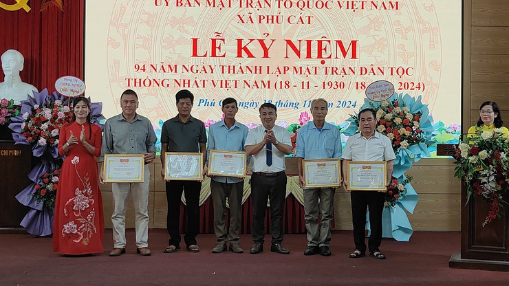 Uỷ ban Mặt trận TQ Việt Nam xã Phú Cát kỷ niệm 94 năm ngày thành lập Mặt trận dân tộc thống nhất Việt Nam (18/11/1930 - 18/11/2024)- Ảnh 15.