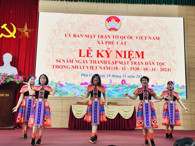 Uỷ ban Mặt trận TQ Việt Nam xã Phú Cát kỷ niệm 94 năm ngày thành lập Mặt trận dân tộc thống nhất Việt Nam (18/11/1930 - 18/11/2024)- Ảnh 1.