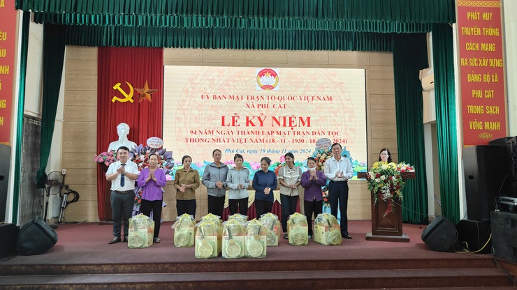 Uỷ ban Mặt trận TQ Việt Nam xã Phú Cát kỷ niệm 94 năm ngày thành lập Mặt trận dân tộc thống nhất Việt Nam (18/11/1930 - 18/11/2024)- Ảnh 10.