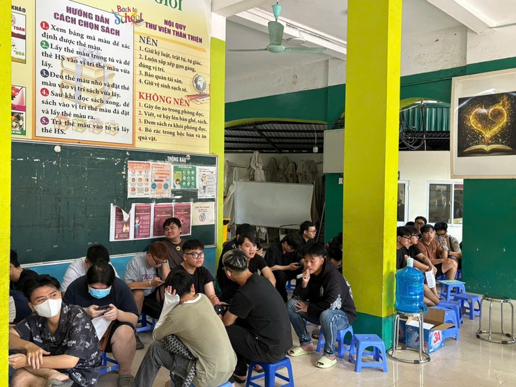 Hội đồng nghĩa vụ quân sự phường Tương Mai tổ chức khám sơ tuyển sức khỏe nghĩa vụ Quân sự; nghĩa vụ Công an nhân dân năm 2025- Ảnh 1.