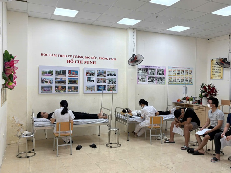 Hội đồng nghĩa vụ quân sự phường Tương Mai tổ chức khám sơ tuyển sức khỏe nghĩa vụ Quân sự; nghĩa vụ Công an nhân dân năm 2025- Ảnh 2.