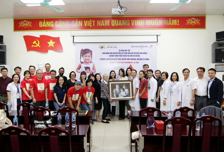 Gần 100 trẻ em được phẫu thuật khe hở môi - vòm miệng miễn phí- Ảnh 2.