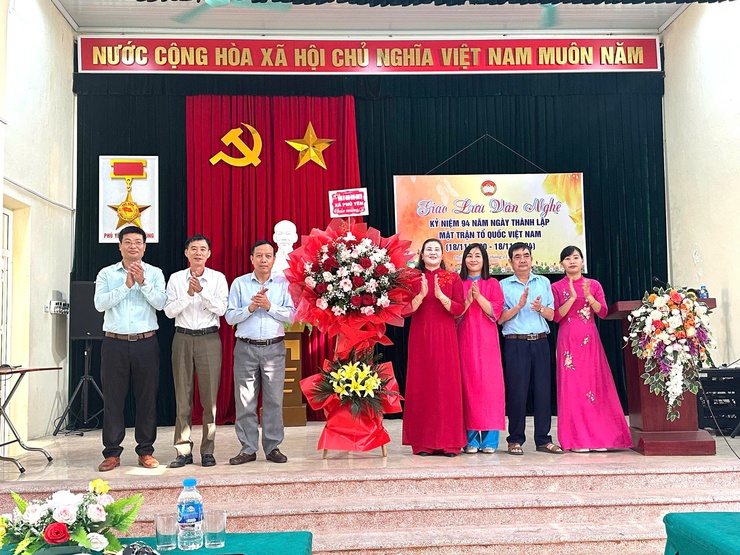 UBMTTQ xã Phú Yên tổ chức lễ kỷ niệm 94 năm Ngày truyền thống MTTQ Việt Nam.- Ảnh 1.