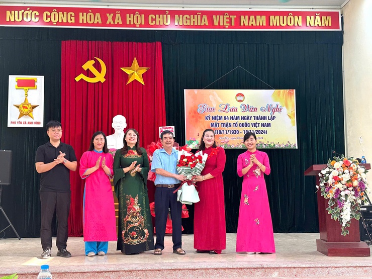 UBMTTQ xã Phú Yên tổ chức lễ kỷ niệm 94 năm Ngày truyền thống MTTQ Việt Nam.- Ảnh 2.