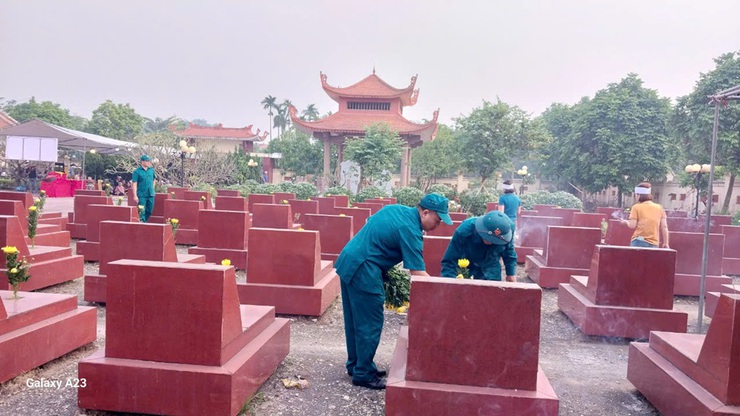 LỄ ĐÓN NHẬN, TRUY ĐIỆU VÀ AN TÁNG ANH HÙNG LIỆT SỸ NGUYỄN ĐỨC MỚI HY SINH TRONG KHÁNG CHIẾN CHỐNG MỸ CỨU NƯỚC- Ảnh 9.