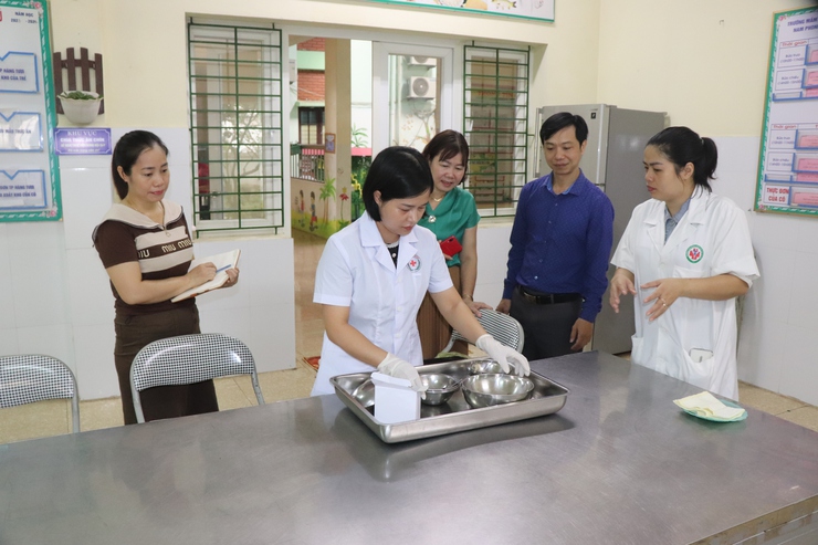 Huyện Phú Xuyên được chấm điểm đạt loại xuất sắc trong công tác An toàn thực phẩm- Ảnh 1.