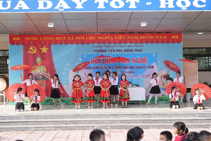 Gương Giáo viên Tổng phụ trách Đội trường Tiểu học Hồng Thái- Ảnh 1.