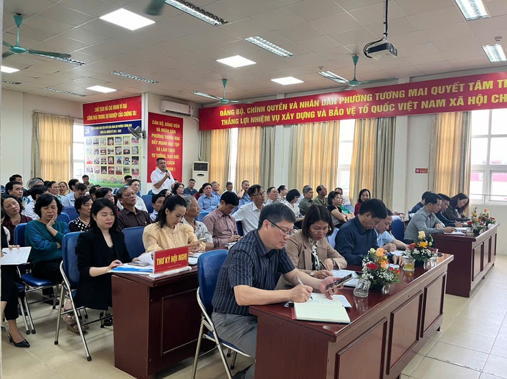 Đại biểu HĐND Quận Hoàng Mai - Đơn vị bầu cử số 11 tổ chức Hội nghị tiếp xúc cử tri chuyên đề Công tác quản lý Đô thị phục vụ định hướng phát triển kinh tế - xã hội trên địa bàn 2 phường Tương Mai và Tân Mai.- Ảnh 4.