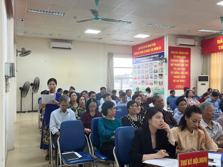 Đại biểu HĐND Quận Hoàng Mai - Đơn vị bầu cử số 11 tổ chức Hội nghị tiếp xúc cử tri chuyên đề Công tác quản lý Đô thị phục vụ định hướng phát triển kinh tế - xã hội trên địa bàn 2 phường Tương Mai và Tân Mai.- Ảnh 3.