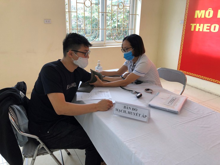 Hội đồng nghĩa vụ quân sự phường Hoàng Liệt tổ chức khám sơ tuyển nghĩa vụ quân sự năm 2025- Ảnh 2.