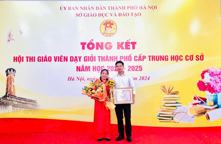 Ứng Hòa có 06 giáo viên đạt giải giáo viên dạy giỏi
Thành phố cấp THCS năm học 2024 - 2025- Ảnh 3.