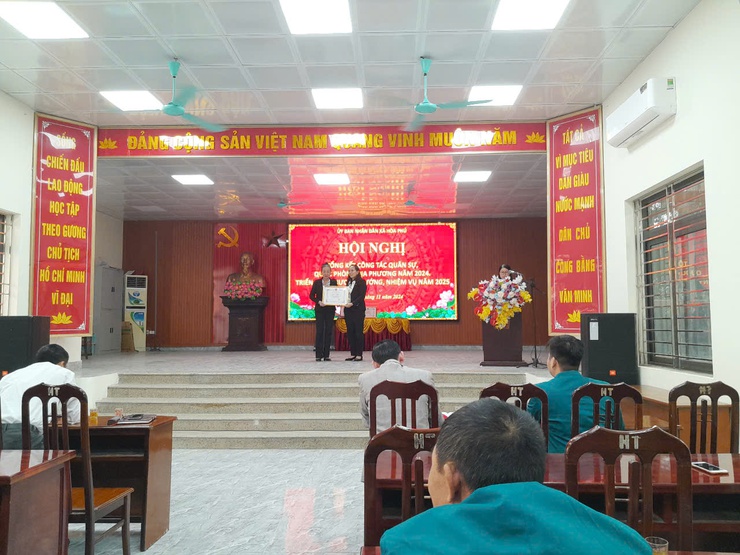 Xã Hòa Phú tổ chức tổng kết công tác Quân sự - Quốc phòng năm 2024, triển khai nhiệm vụ 2025- Ảnh 7.