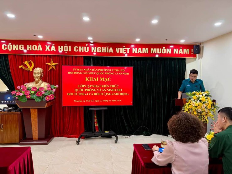 Hội đồng GDQP&AN phường Lý Thái Tổ về Tổ chức cập nhật kiến thức quốc phòng và an ninh cho đối tượng 4, đối tượng 4 mở rộng năm 2024- Ảnh 5.