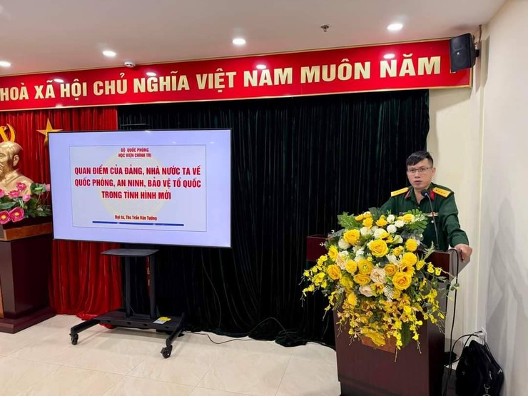 Hội đồng GDQP&AN phường Lý Thái Tổ về Tổ chức cập nhật kiến thức quốc phòng và an ninh cho đối tượng 4, đối tượng 4 mở rộng năm 2024- Ảnh 4.