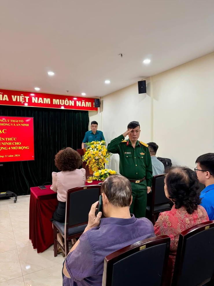Hội đồng GDQP&AN phường Lý Thái Tổ về Tổ chức cập nhật kiến thức quốc phòng và an ninh cho đối tượng 4, đối tượng 4 mở rộng năm 2024- Ảnh 2.