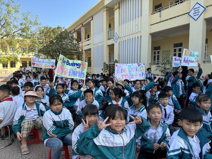 THIẾT THỰC CHƯƠNG TRÌNH GIAO LƯU TÌM HIỂU AN TOÀN GIAO THÔNG CẤP TIỂU HỌC NĂM HỌC 2024 - 2025- Ảnh 13.