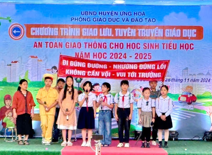 THIẾT THỰC CHƯƠNG TRÌNH GIAO LƯU TÌM HIỂU AN TOÀN GIAO THÔNG CẤP TIỂU HỌC NĂM HỌC 2024 - 2025- Ảnh 5.