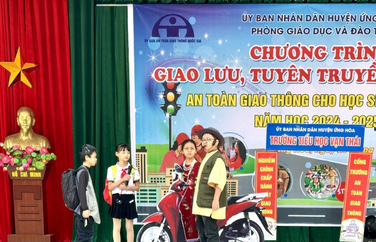 THIẾT THỰC CHƯƠNG TRÌNH GIAO LƯU TÌM HIỂU AN TOÀN GIAO THÔNG CẤP TIỂU HỌC NĂM HỌC 2024 - 2025- Ảnh 10.