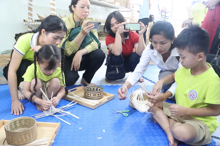 Đặc sắc các hoạt động trải nghiệm tại trường Mầm non Khai Thái- Ảnh 5.