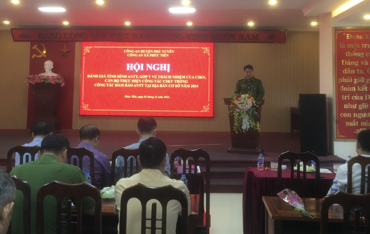 Công an xã Phúc Thọ tổ chức Hội nghị đánh giá tình hình ANTT và góp ý về trách nhiệm của cán bộ thực hiện công tác CSKV trong công tác đảm bảo ANTT trên địa bàn xã năm 2024.- Ảnh 2.