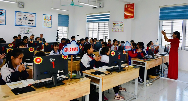 Ứng Hòa có 05 giáo viên tham dự hội thi
GVDG cấp Tiểu học Thành phố năm học 2024 - 2025- Ảnh 2.