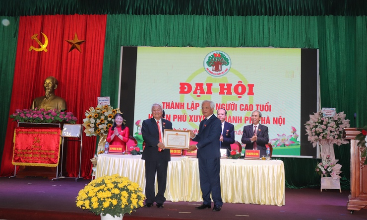 Đại hội thành lập Hội Người cao tuổi huyện Phú Xuyên- Ảnh 5.