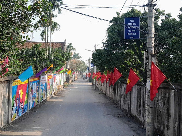 UBND xã phát động tổng vệ sinh môi trường đường làng, ngõ xóm chào đón Đoàn thẩm định Nông thôn mới thành phố Hà Nội về thẩm tra xã Hòa Phú đạt chuẩn nông thôn mới kiểu mẫu năm 2024
- Ảnh 4.