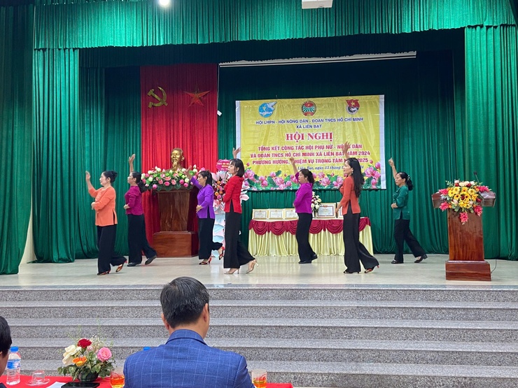 HỘI NÔNG DÂN - PHỤ NỮ VÀ ĐOÀN THANH NIÊN XÃ LIÊN BẠT PHỐI HỢP TỔ CHỨC HỘI NGHỊ TỔNG KẾT CÔNG TÁC HỘI, ĐOÀN, ĐỘI NĂM 2024. TRIỂN KHAI PHƯƠNG HƯỚNG, NHIỆM VỤ NĂM 2025- Ảnh 11.