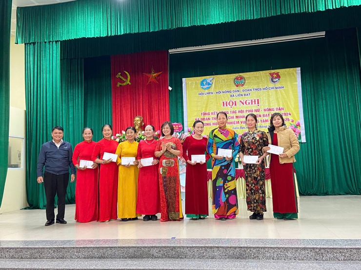 HỘI NÔNG DÂN - PHỤ NỮ VÀ ĐOÀN THANH NIÊN XÃ LIÊN BẠT PHỐI HỢP TỔ CHỨC HỘI NGHỊ TỔNG KẾT CÔNG TÁC HỘI, ĐOÀN, ĐỘI NĂM 2024. TRIỂN KHAI PHƯƠNG HƯỚNG, NHIỆM VỤ NĂM 2025- Ảnh 7.