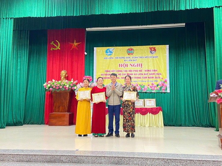 HỘI NÔNG DÂN - PHỤ NỮ VÀ ĐOÀN THANH NIÊN XÃ LIÊN BẠT PHỐI HỢP TỔ CHỨC HỘI NGHỊ TỔNG KẾT CÔNG TÁC HỘI, ĐOÀN, ĐỘI NĂM 2024. TRIỂN KHAI PHƯƠNG HƯỚNG, NHIỆM VỤ NĂM 2025- Ảnh 5.