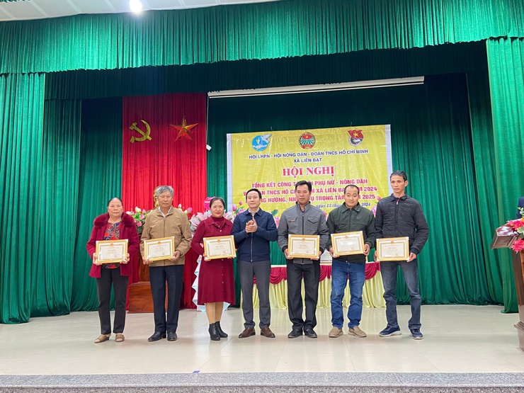 HỘI NÔNG DÂN - PHỤ NỮ VÀ ĐOÀN THANH NIÊN XÃ LIÊN BẠT PHỐI HỢP TỔ CHỨC HỘI NGHỊ TỔNG KẾT CÔNG TÁC HỘI, ĐOÀN, ĐỘI NĂM 2024. TRIỂN KHAI PHƯƠNG HƯỚNG, NHIỆM VỤ NĂM 2025- Ảnh 8.